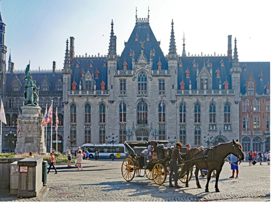 Things to do in Bruges - horse drawn carriage ride