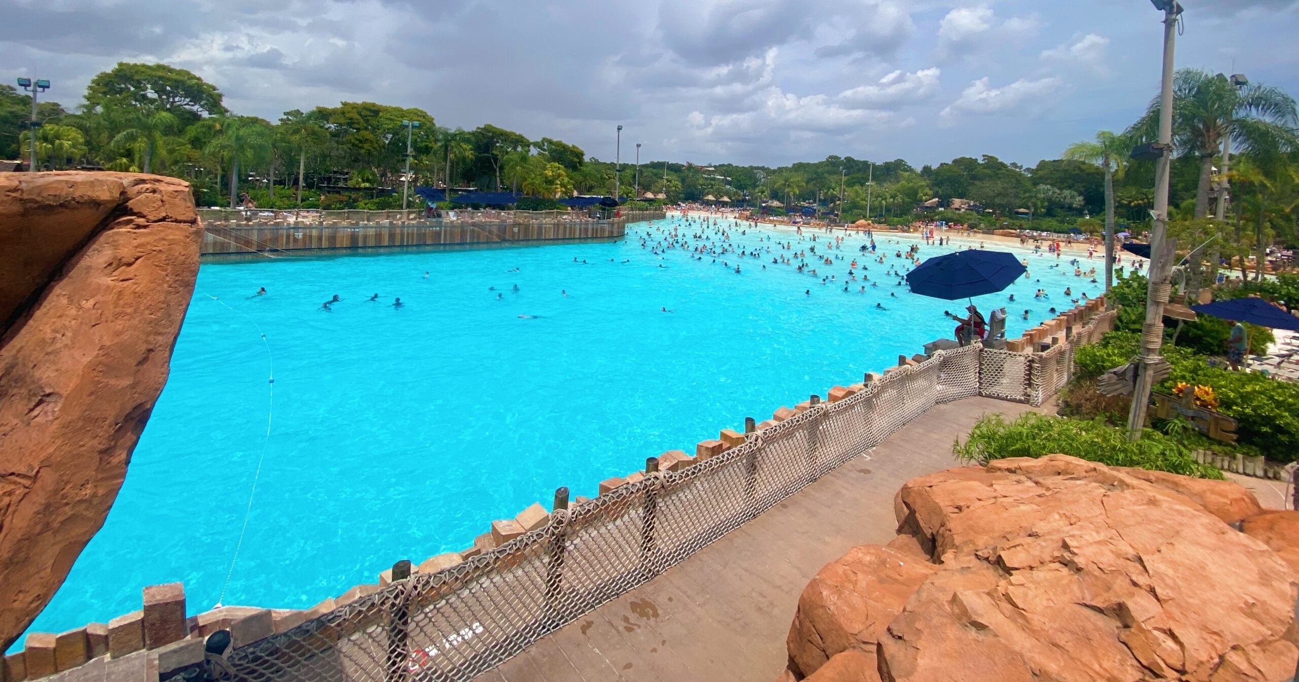 Disney's Typhoon Lagoon Water Park, wave pool