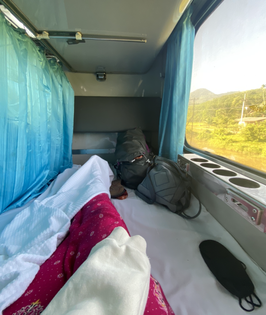 overnight train ride bed from chiang mai to bangkok