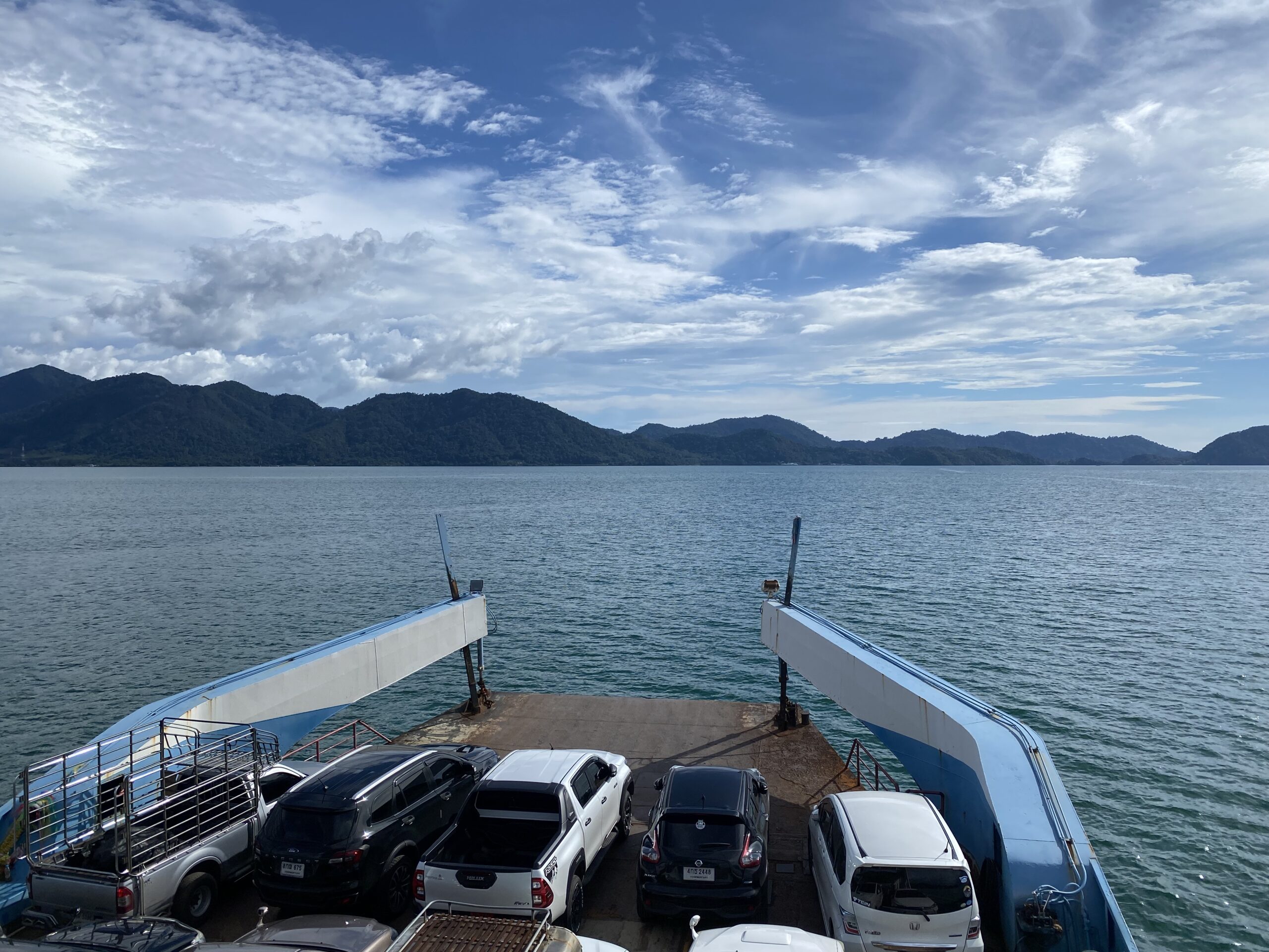 ferry boat from trat to koh chang 