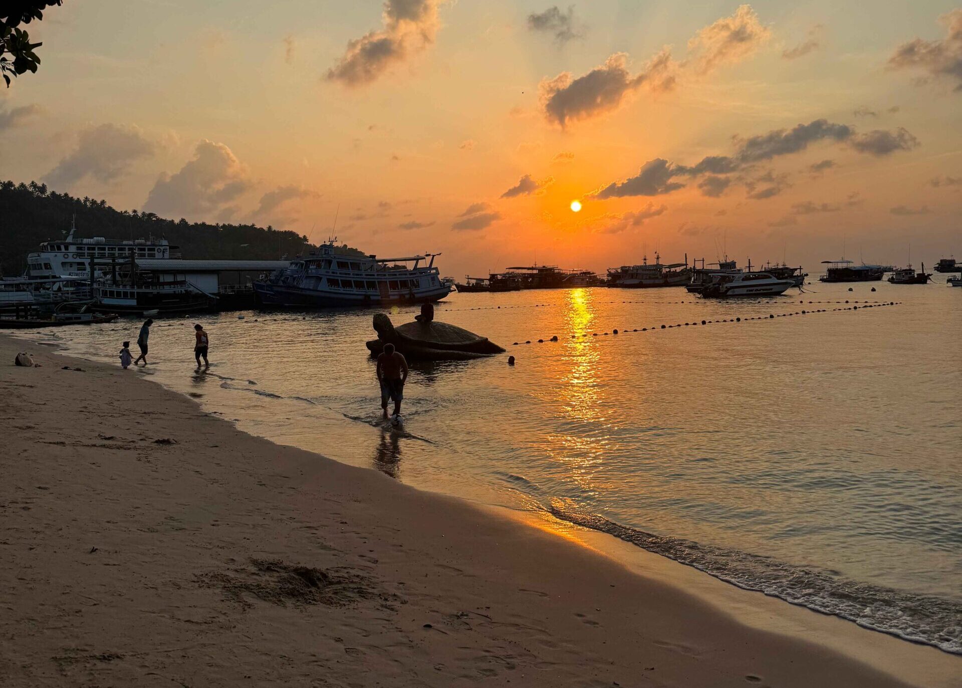 best beaches on koh tao with sunset