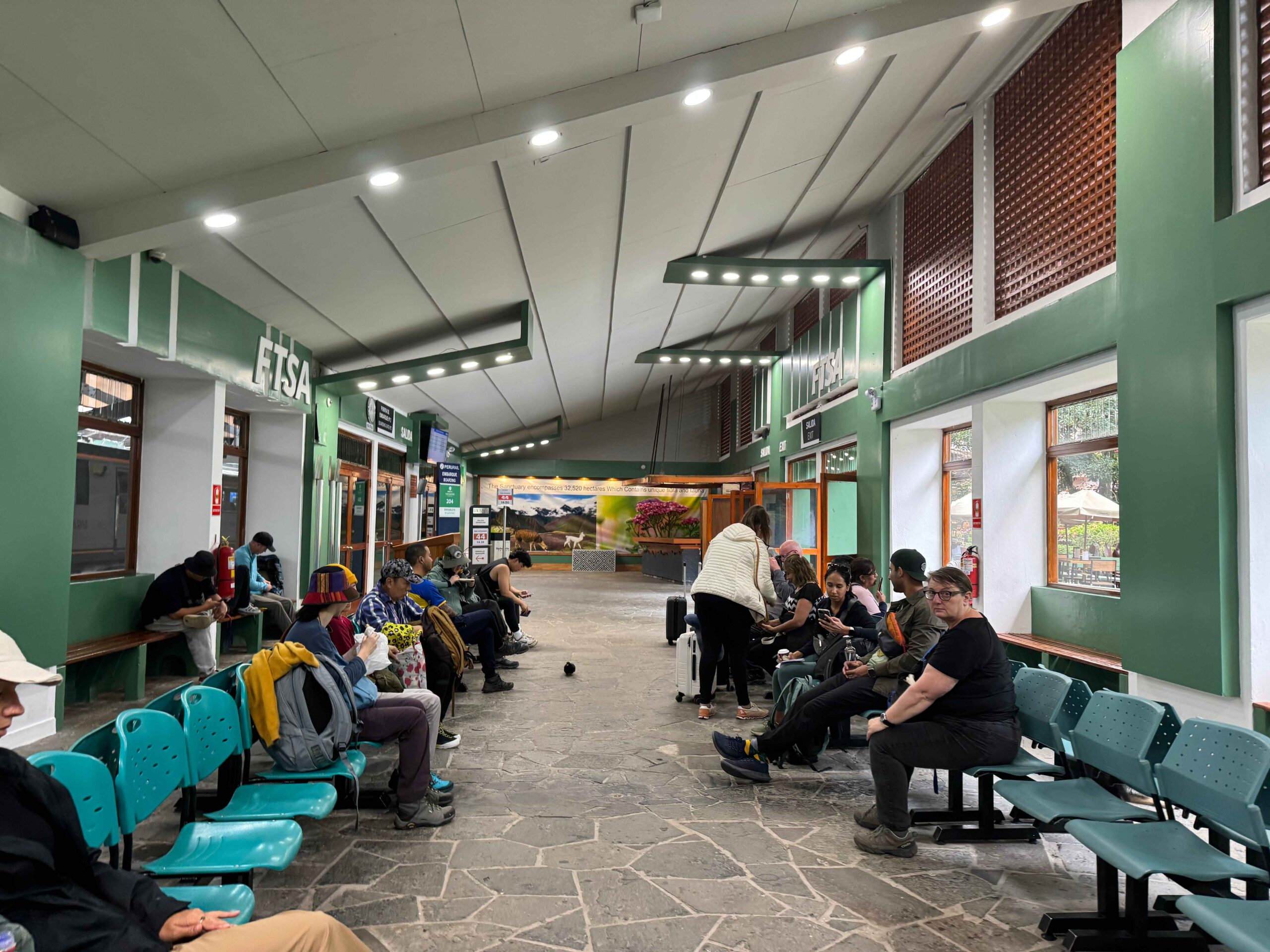 train station in peru from cusco to machu picchu